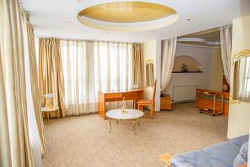 Фото номера Люкс &quot;Версаче&quot; Отель Hotel Roco г. Izvin 12