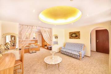 Фото номера Люкс &quot;Версаче&quot; Отель Hotel Roco г. Izvin 18