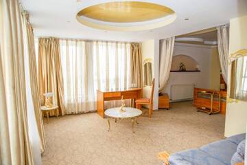 Фото номера Люкс &quot;Версаче&quot; Отель Hotel Roco г. Izvin 2