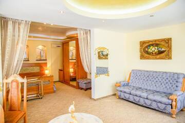 Фото номера Люкс &quot;Версаче&quot; Отель Hotel Roco г. Izvin 4